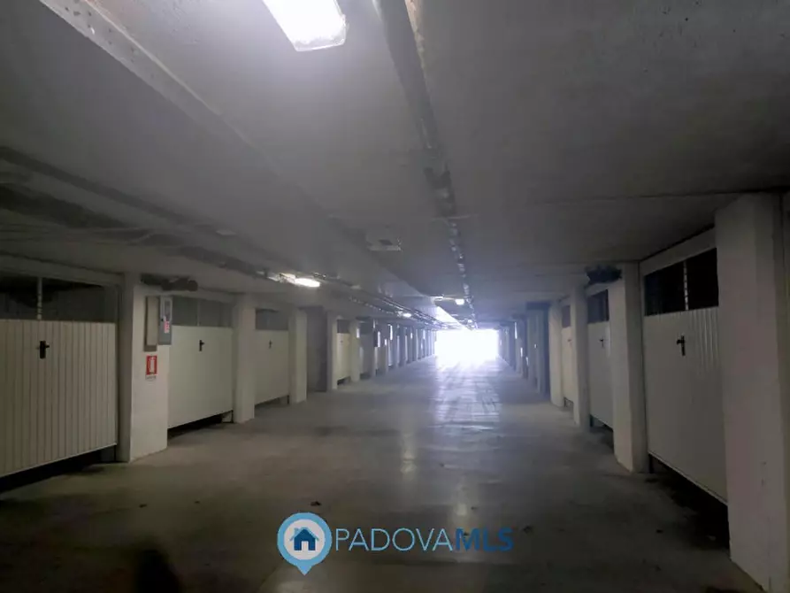 Immagine 18 di Appartamento in vendita  in Via delle Nazioni Unite a Chioggia