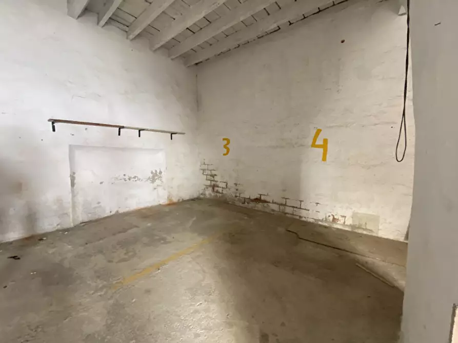 Immagine 4 di Attività commerciale in affitto  in Via Oberdan a Livorno