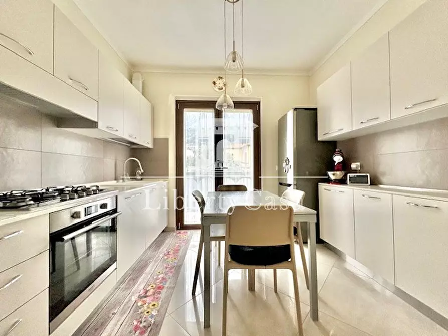 Immagine 5 di Casa bifamiliare in vendita  in Via Vespucci a Toscolano-Maderno