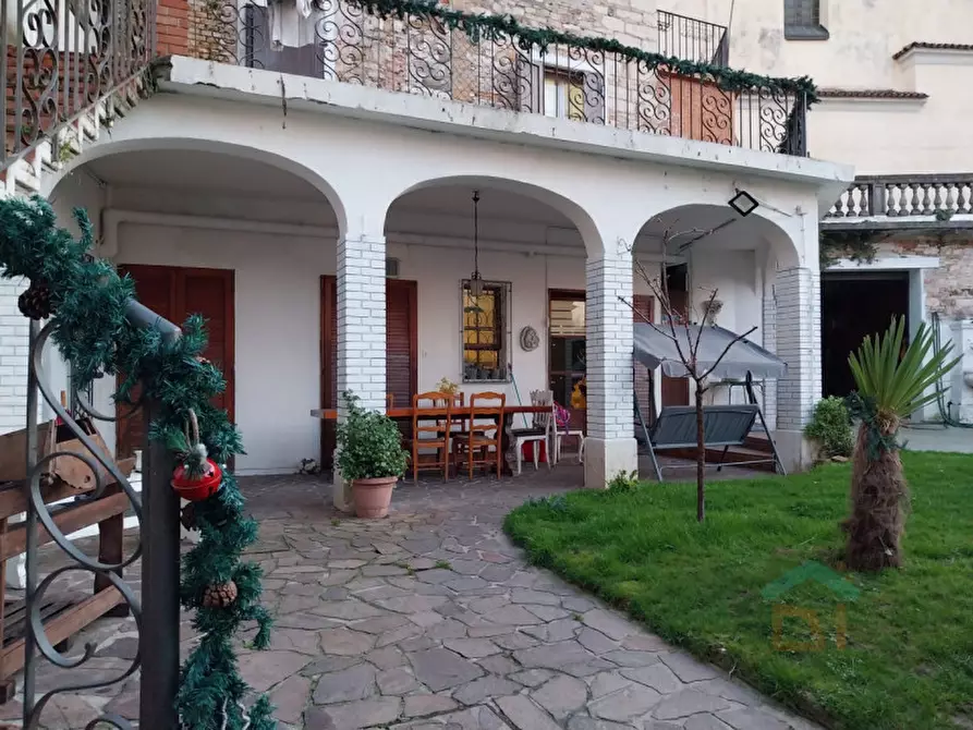 Immagine 1 di Palazzo in vendita  in PIAZZA UNITA' D'ITALIA 27 a Cervignano Del Friuli