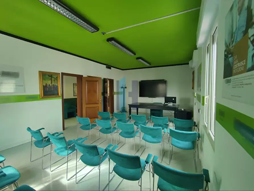 Immagine 13 di Ufficio in vendita  in Via della Volta 209 a Brescia