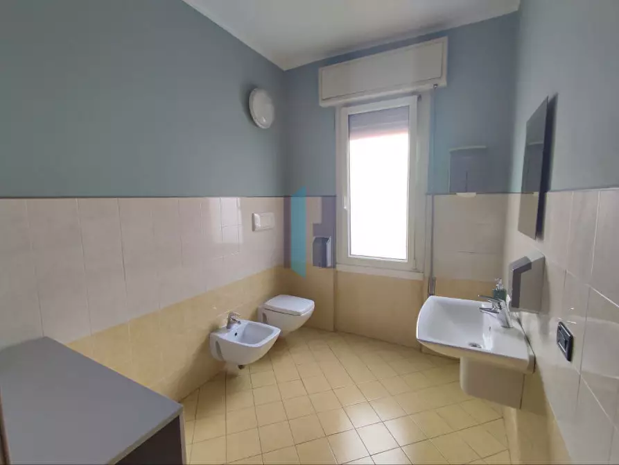 Immagine 23 di Ufficio in vendita  in Via della Volta 209 a Brescia