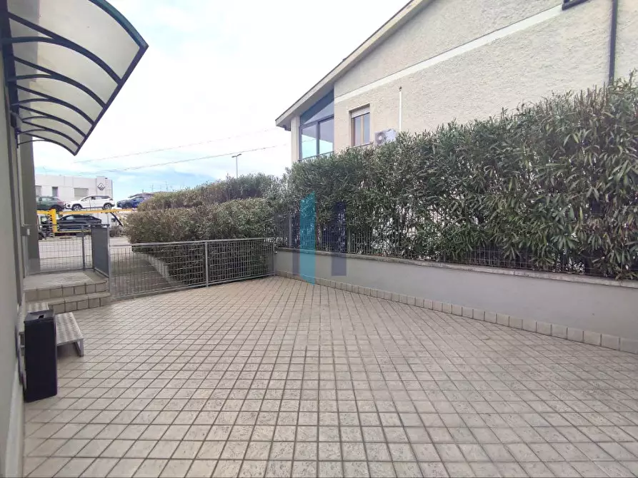 Immagine 27 di Ufficio in vendita  in Via della Volta 209 a Brescia