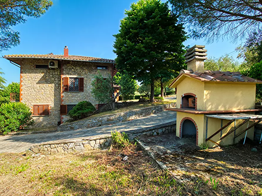 Immagine 5 di Villa in vendita  a Cortona