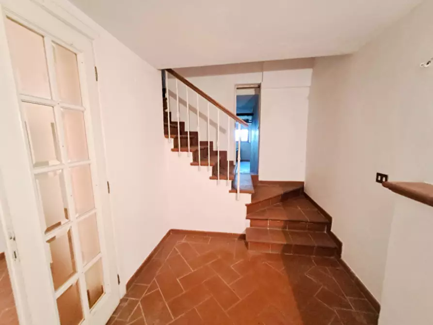 Immagine 10 di Villa in vendita  a Cortona