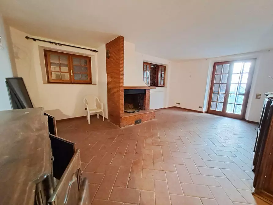 Immagine 11 di Villa in vendita  a Cortona