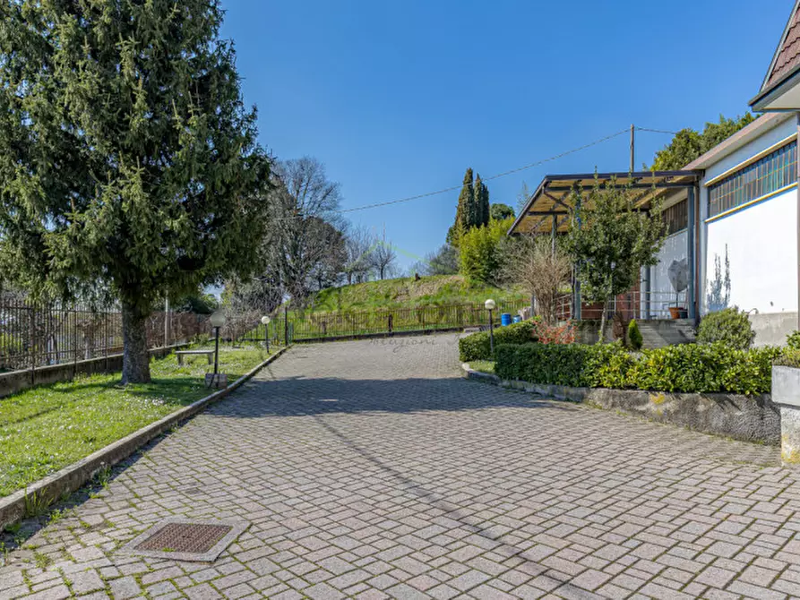 Immagine 4 di Villa in vendita  in via don Minzoni, 1 a Rogeno