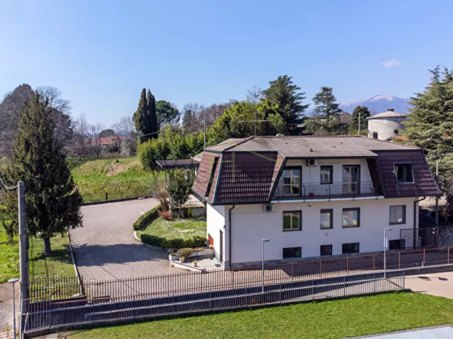 Immagine 7 di Villa in vendita  in via don Minzoni, 1 a Rogeno