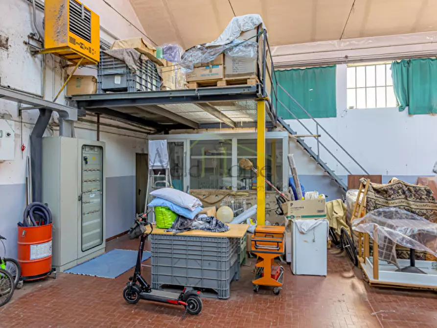 Immagine 14 di Villa in vendita  in via don Minzoni, 1 a Rogeno