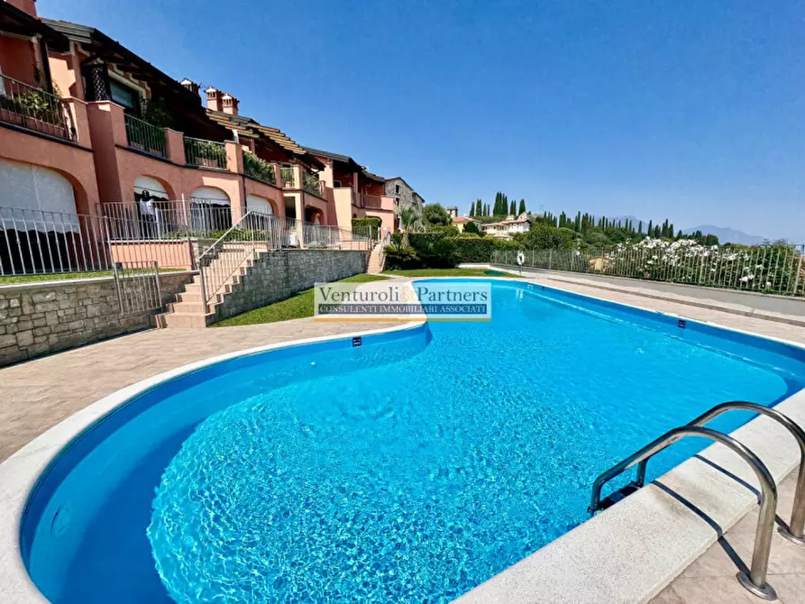 Immagine 1 di Appartamento in vendita  in Via Omodeo a Soiano Del Lago