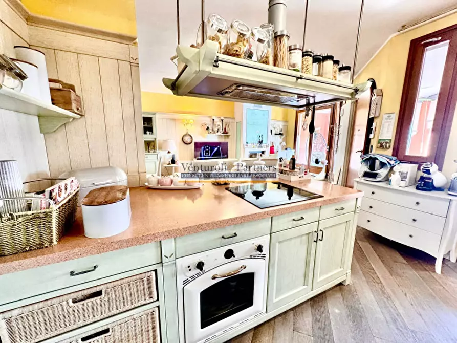 Immagine 14 di Appartamento in vendita  in Via Omodeo a Soiano Del Lago