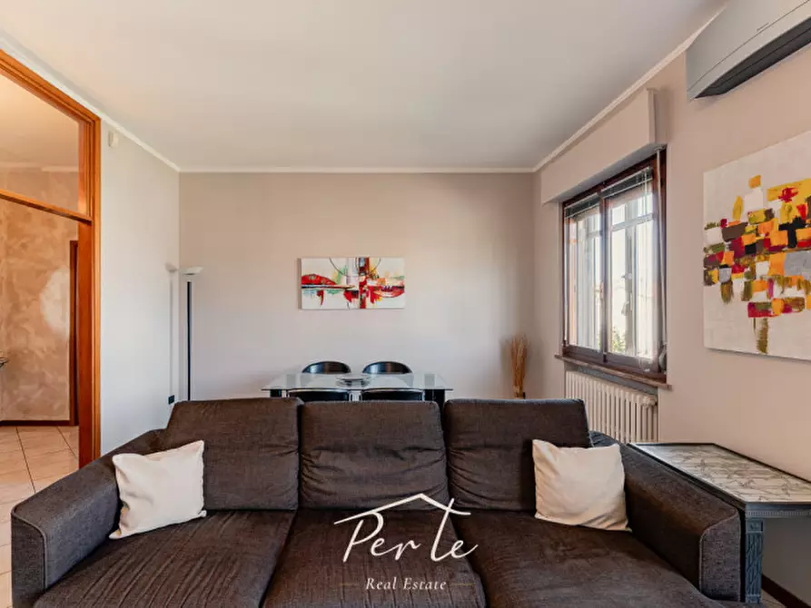 Immagine 2 di Villa in vendita  in via piave 12 a Curtatone