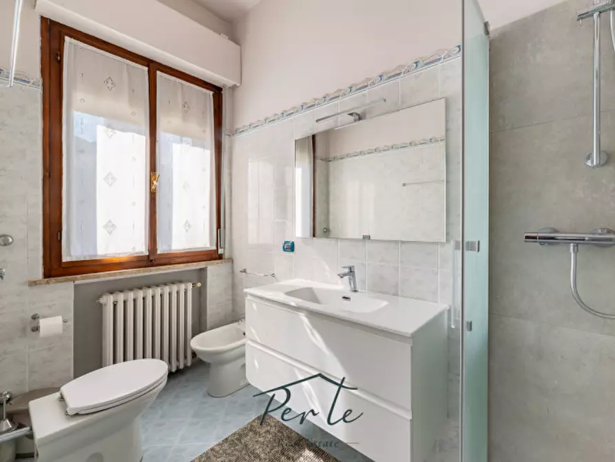 Immagine 7 di Villa in vendita  in via piave 12 a Curtatone