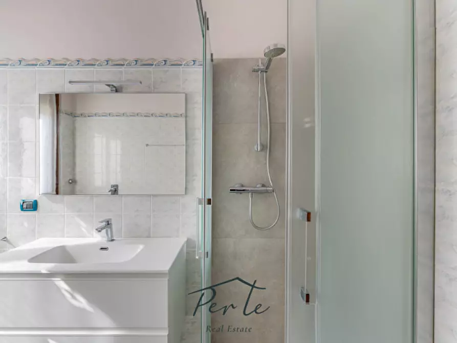 Immagine 8 di Villa in vendita  in via piave 12 a Curtatone