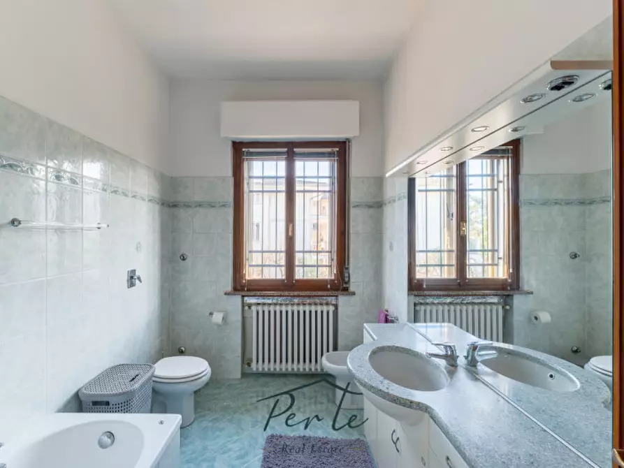 Immagine 14 di Villa in vendita  in via piave 12 a Curtatone