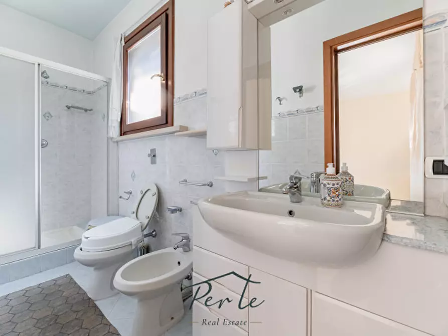 Immagine 19 di Villa in vendita  in via piave 12 a Curtatone