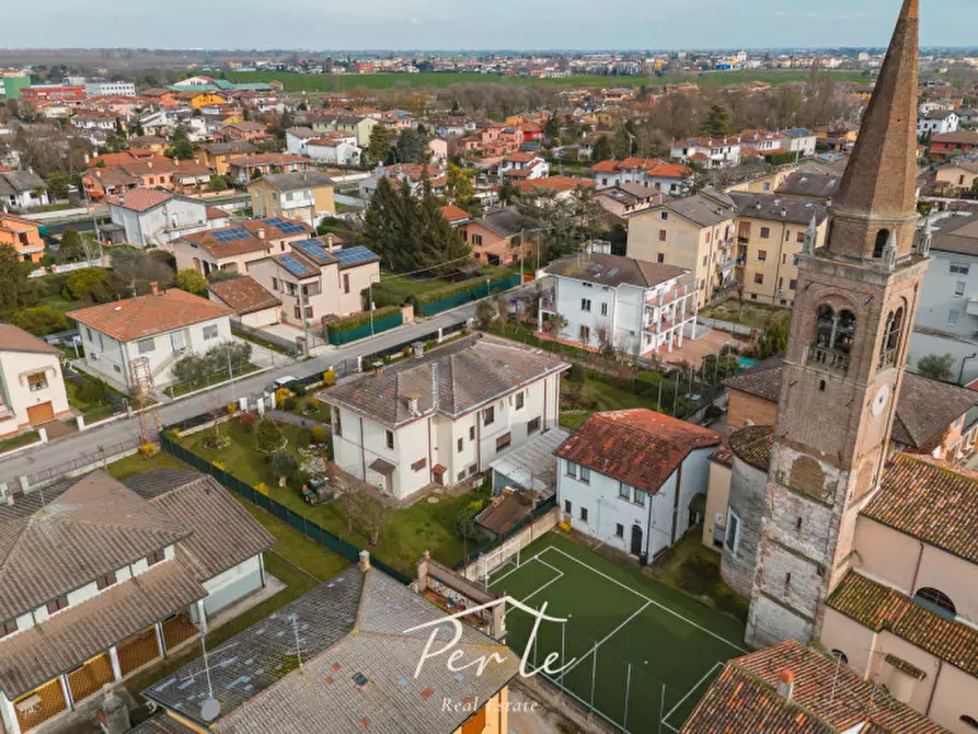 Immagine 34 di Villa in vendita  in via piave 12 a Curtatone