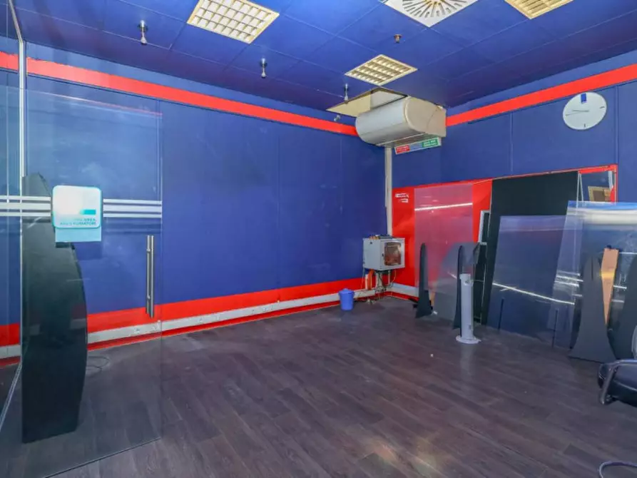 Immagine 7 di Negozio in vendita  a Padova