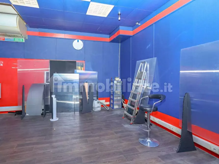 Immagine 8 di Negozio in vendita  a Padova