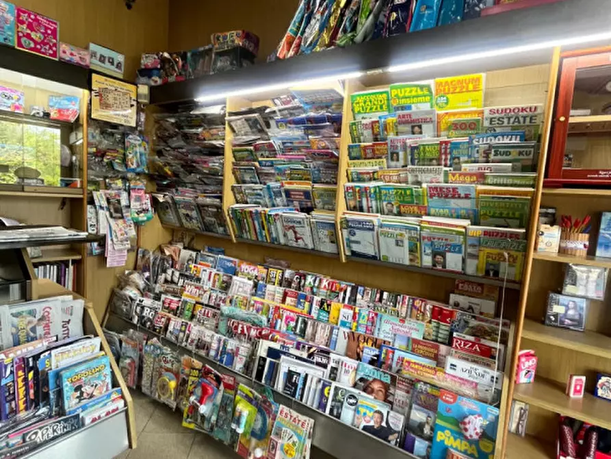 Immagine 2 di Attività commerciale in vendita  a Padova