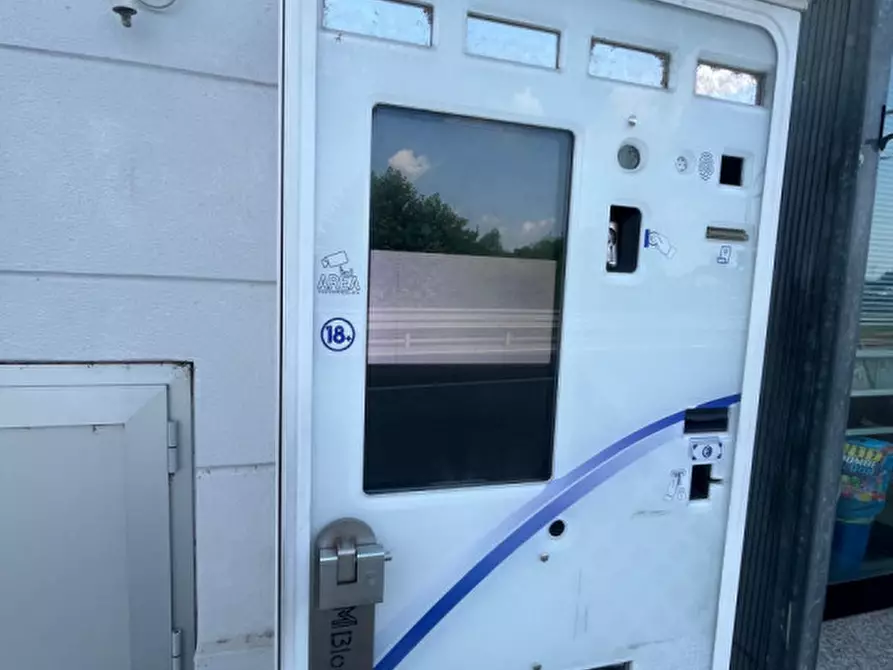 Immagine 7 di Attività commerciale in vendita  a Padova