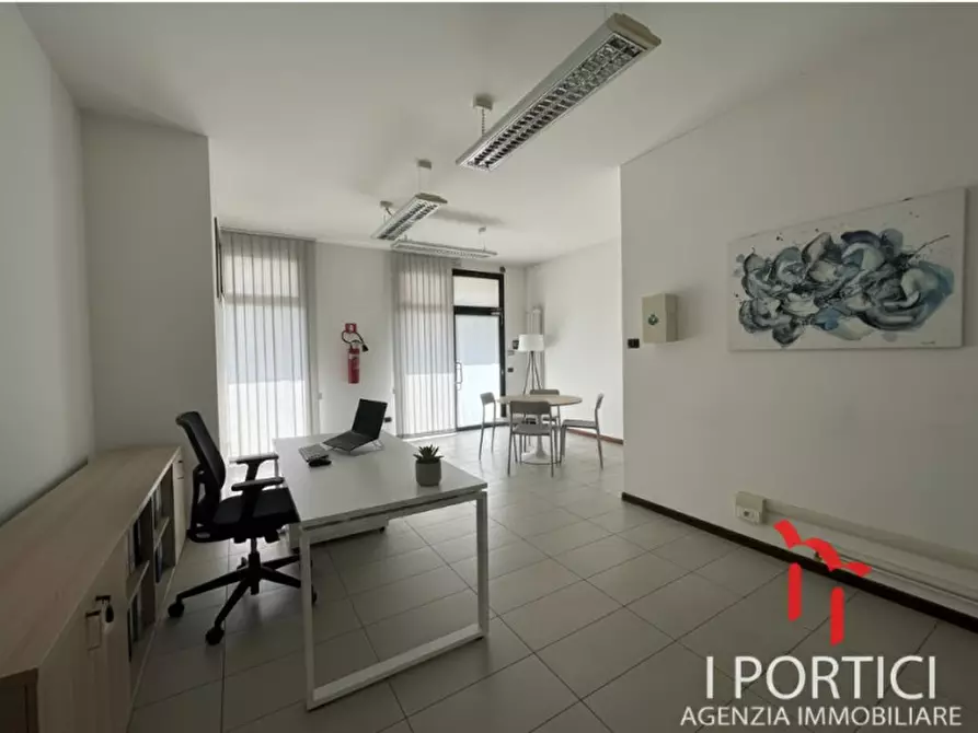Immagine 1 di Negozio in vendita  in Via Giotto 88D a Scorzè