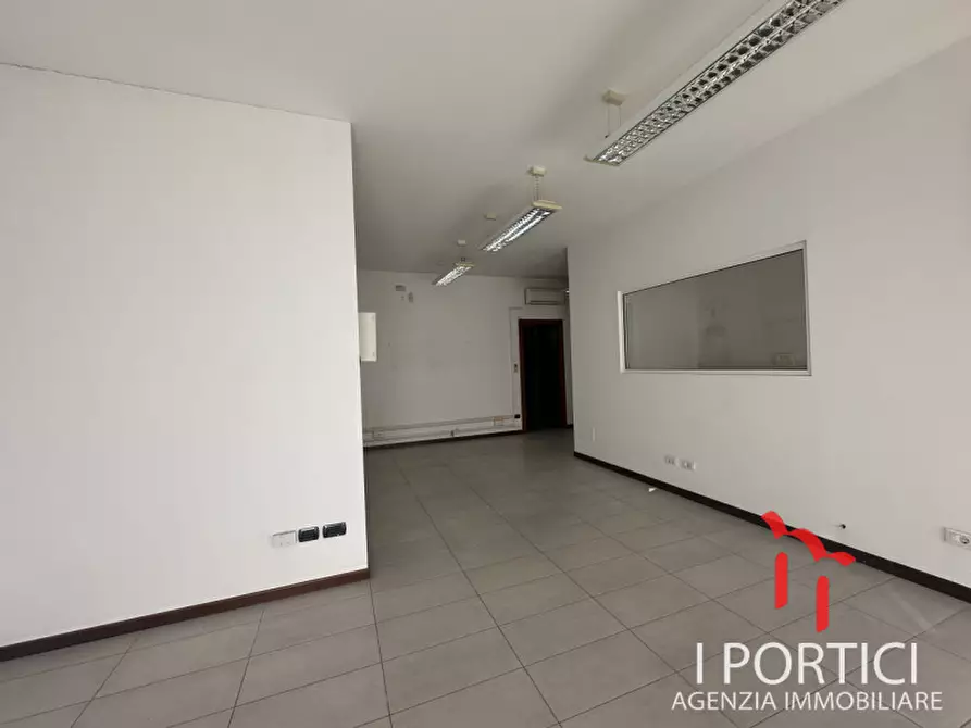 Immagine 3 di Negozio in vendita  in Via Giotto 88D a Scorzè
