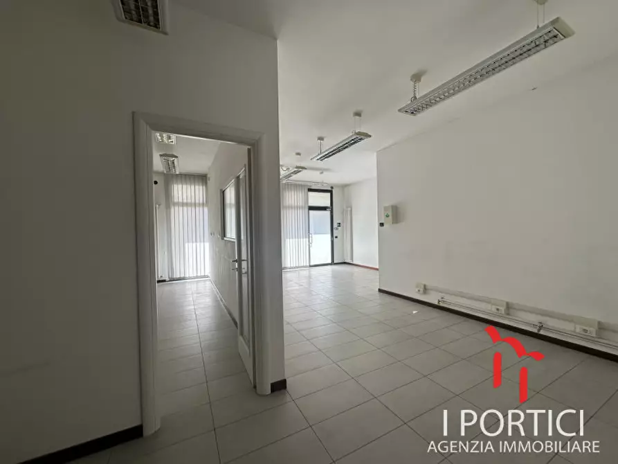 Immagine 4 di Negozio in vendita  in Via Giotto 88D a Scorzè