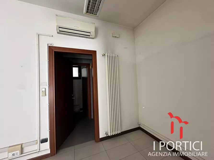 Immagine 6 di Negozio in vendita  in Via Giotto 88D a Scorzè