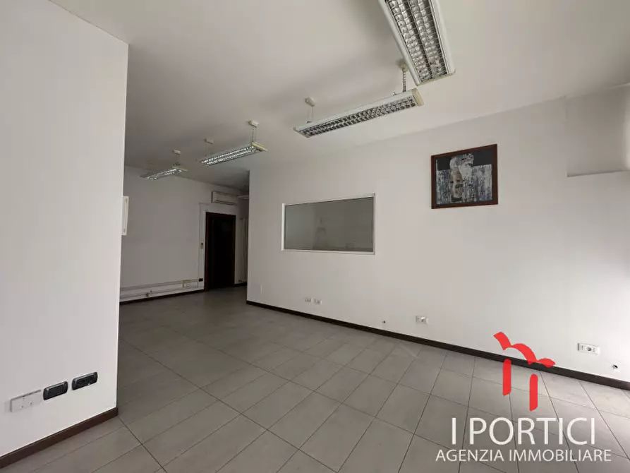 Immagine 11 di Negozio in vendita  in Via Giotto 88D a Scorzè