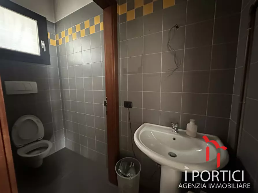 Immagine 14 di Negozio in vendita  in Via Giotto 88D a Scorzè