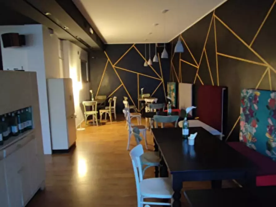 Immagine 5 di Attività commerciale in vendita  a Badia Polesine