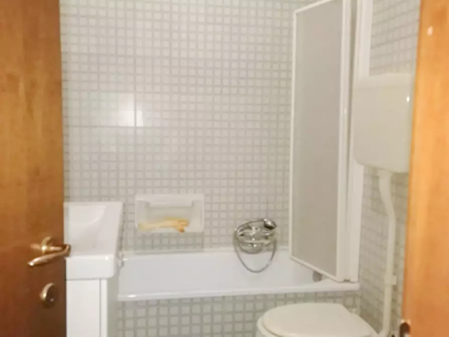 Immagine 3 di Appartamento in vendita  a Rovigo