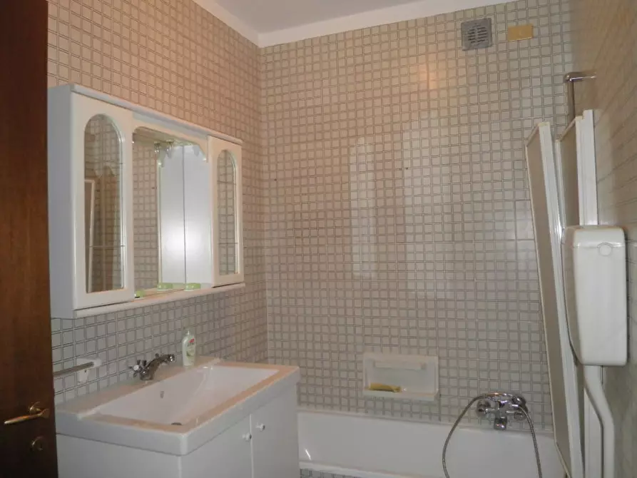 Immagine 9 di Appartamento in vendita  a Rovigo