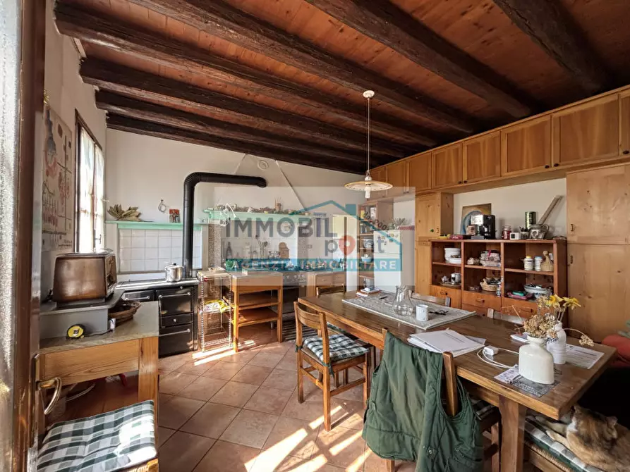 Immagine 2 di Rustico / casale in vendita  in Via Euganea Feriole a Selvazzano Dentro