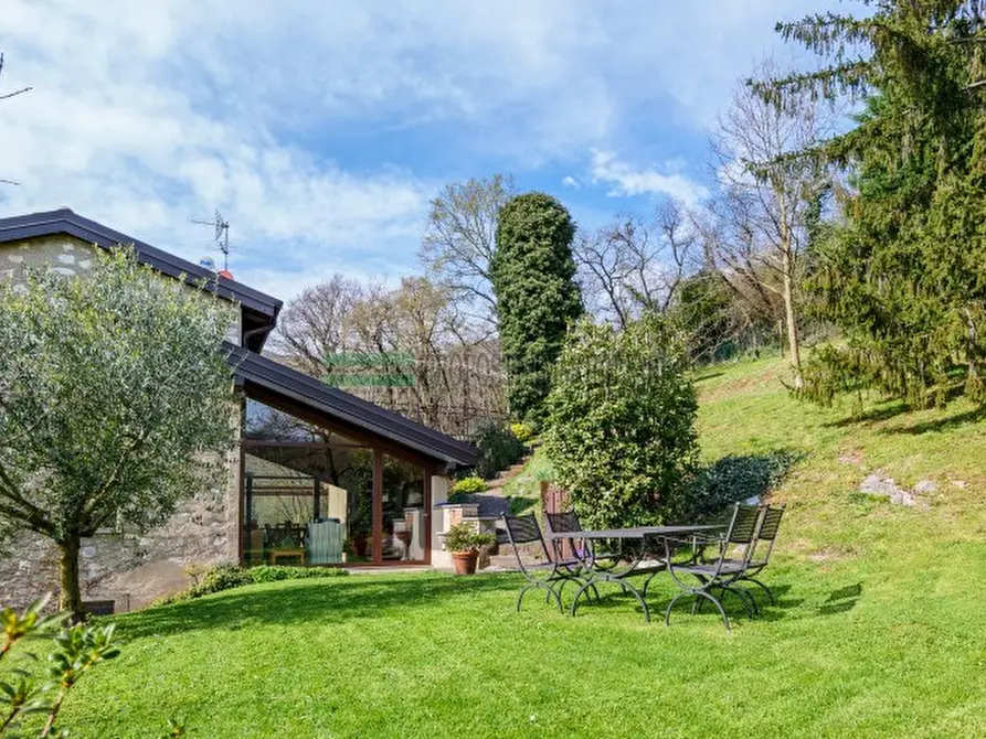 Immagine 3 di Casa indipendente in vendita  a Ome