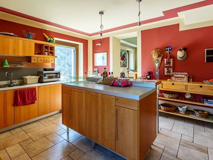 Immagine 12 di Casa indipendente in vendita  a Ome