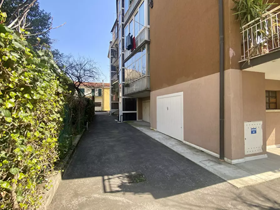 Immagine 46 di Appartamento in vendita  in Via dei Mille, 90 a Vicenza