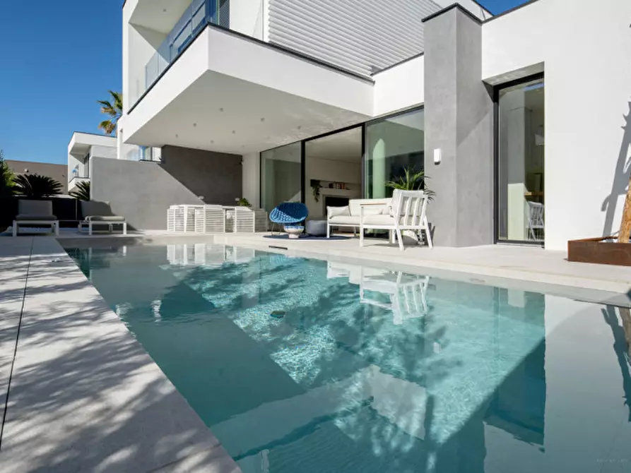 Immagine 1 di Casa bifamiliare in vendita  a Jesolo