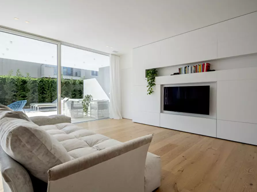 Immagine 10 di Casa bifamiliare in vendita  a Jesolo