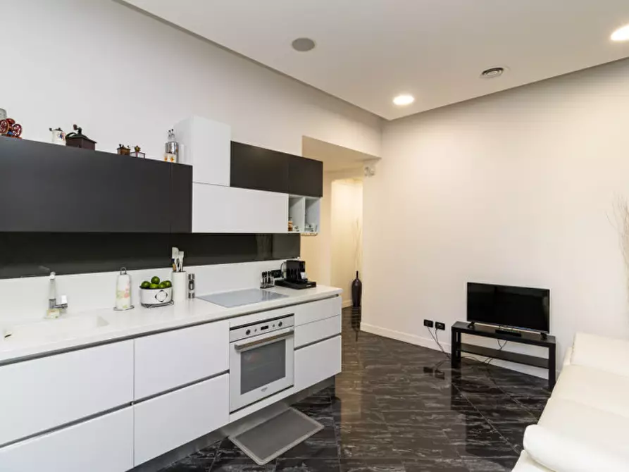 Immagine 6 di Appartamento in vendita  in via Gaetano Strambio, 26 a Milano