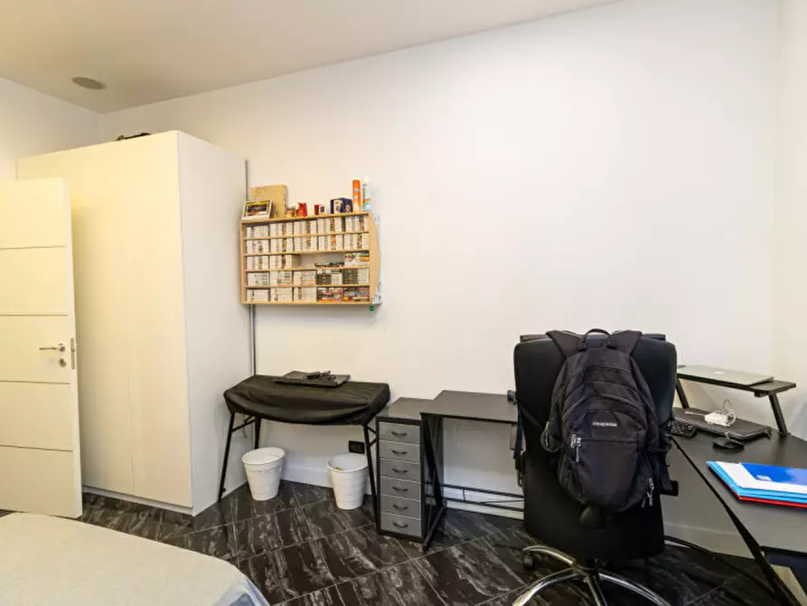 Immagine 16 di Appartamento in vendita  in via Gaetano Strambio, 26 a Milano