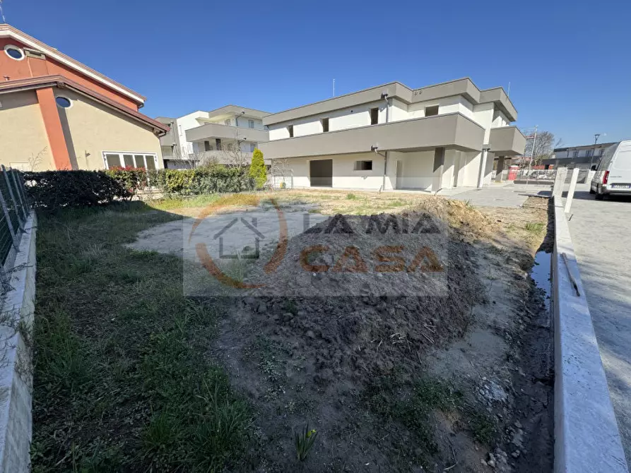 Immagine 1 di Casa trifamiliare in vendita  in Via Baschierato a Sant'angelo Di Piove Di Sacco