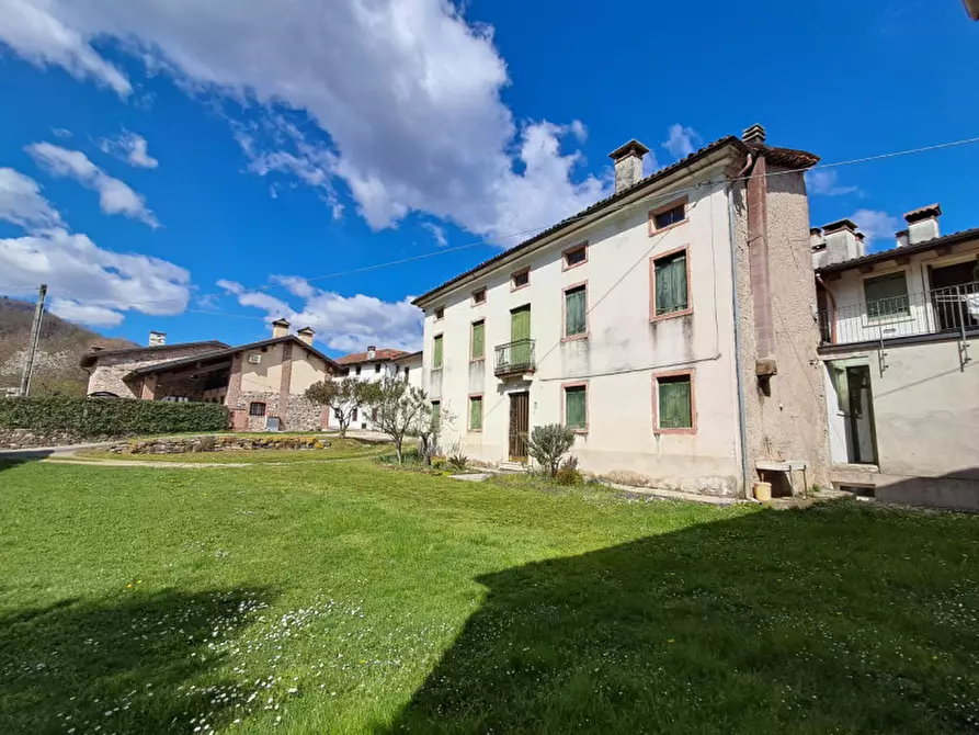 Immagine 2 di Rustico / casale in vendita  in via cazzola a San Vito Di Leguzzano