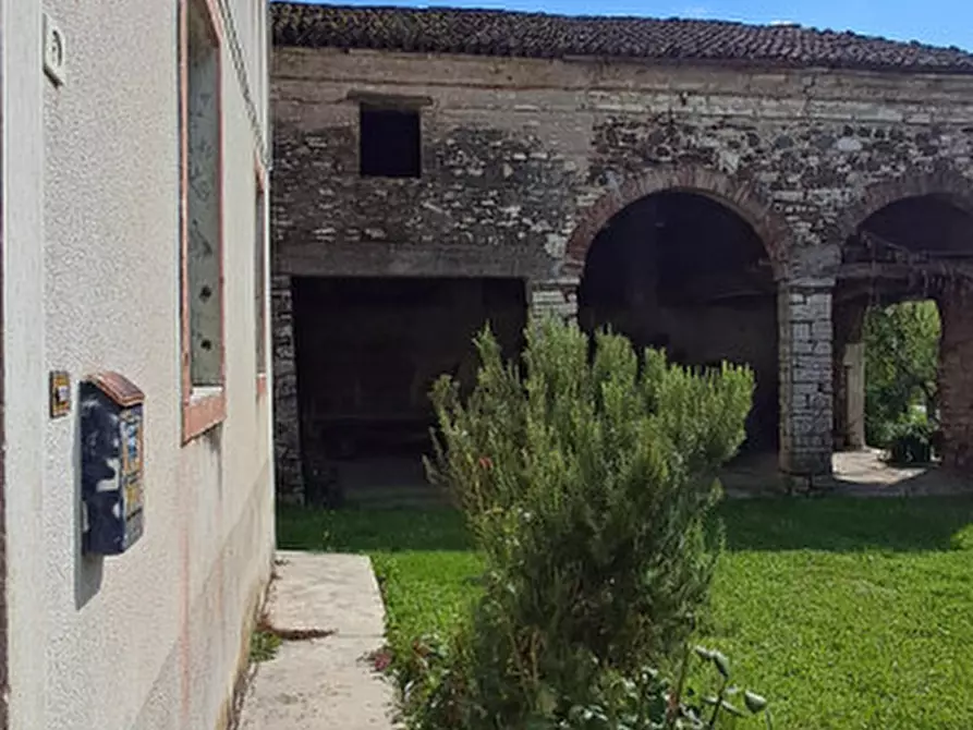 Immagine 3 di Rustico / casale in vendita  in via cazzola a San Vito Di Leguzzano
