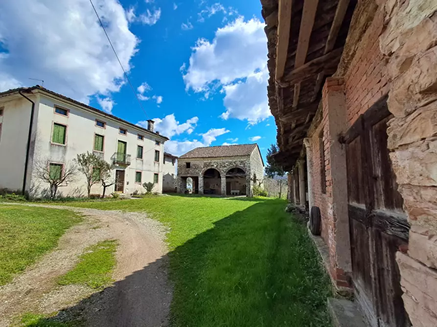 Immagine 11 di Rustico / casale in vendita  in via cazzola a San Vito Di Leguzzano