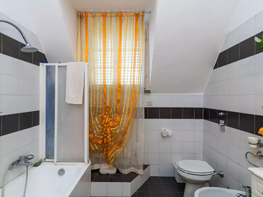 Immagine 26 di Villetta a schiera in vendita  a Busnago