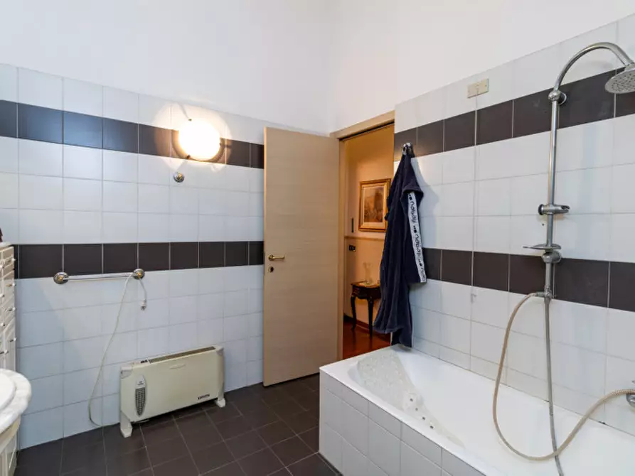 Immagine 27 di Villetta a schiera in vendita  a Busnago