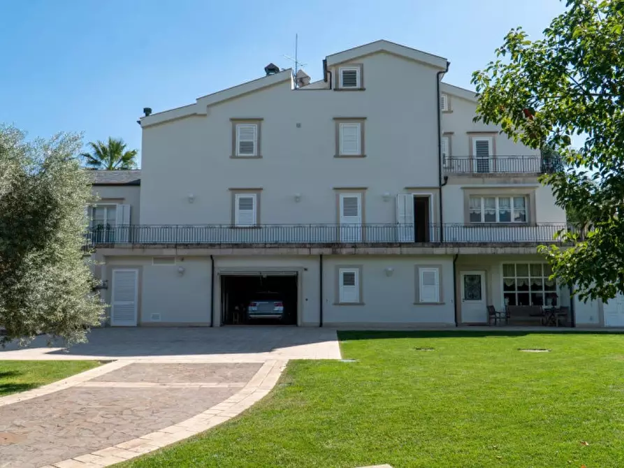 Immagine 3 di Villa in vendita  in Via Rocciola Scrofani a Modica