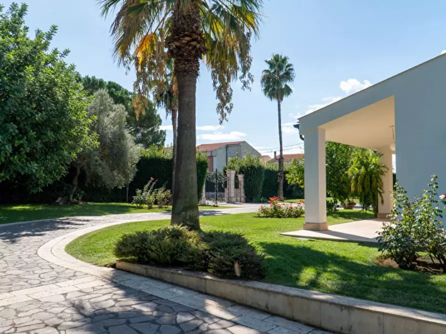 Immagine 14 di Villa in vendita  in Via Rocciola Scrofani a Modica